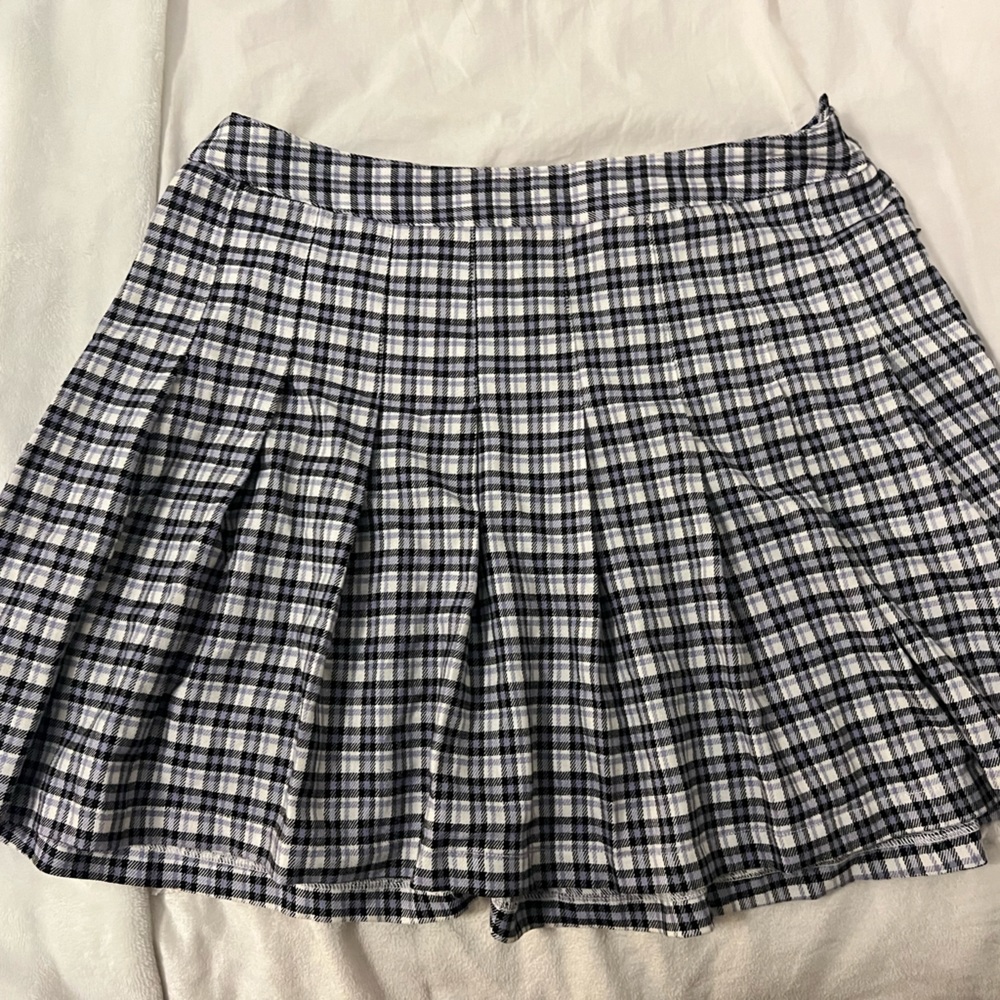 Tilly’s mini plaid pleaded skirt set